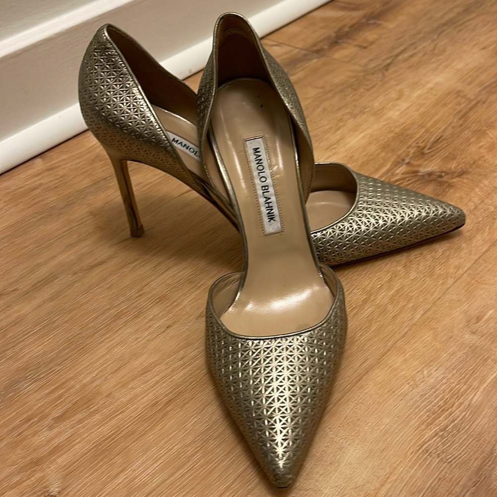 Manolo Blahnik Gold Pumps